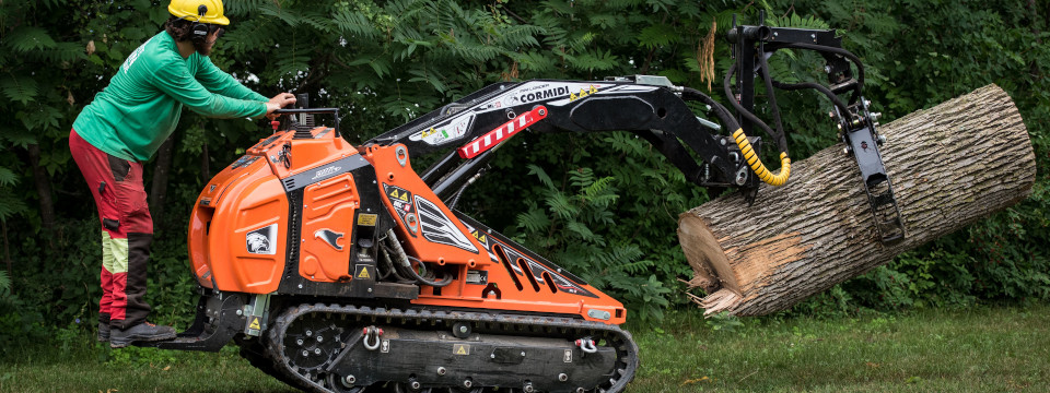 Chargeuse compacte sur chenilles Cormidi C1500 (Mini Skid-Steer)