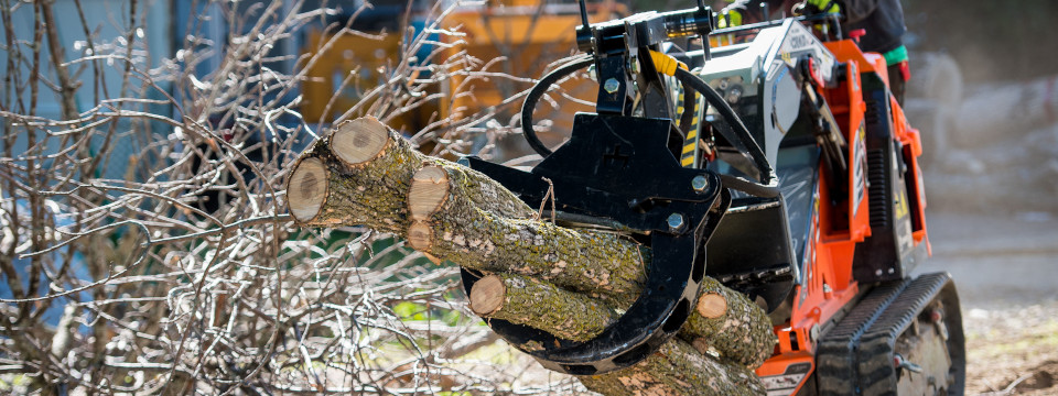 Chargeuse compacte sur chenilles Cormidi C85 (Mini Skid-Steer)